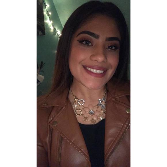 Meet your Posher, Dulce - Picture 1 of 1